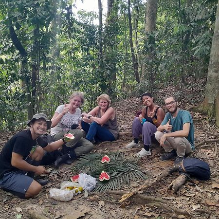 Wisma Batu Mandi Bukit Lawang Esterno foto