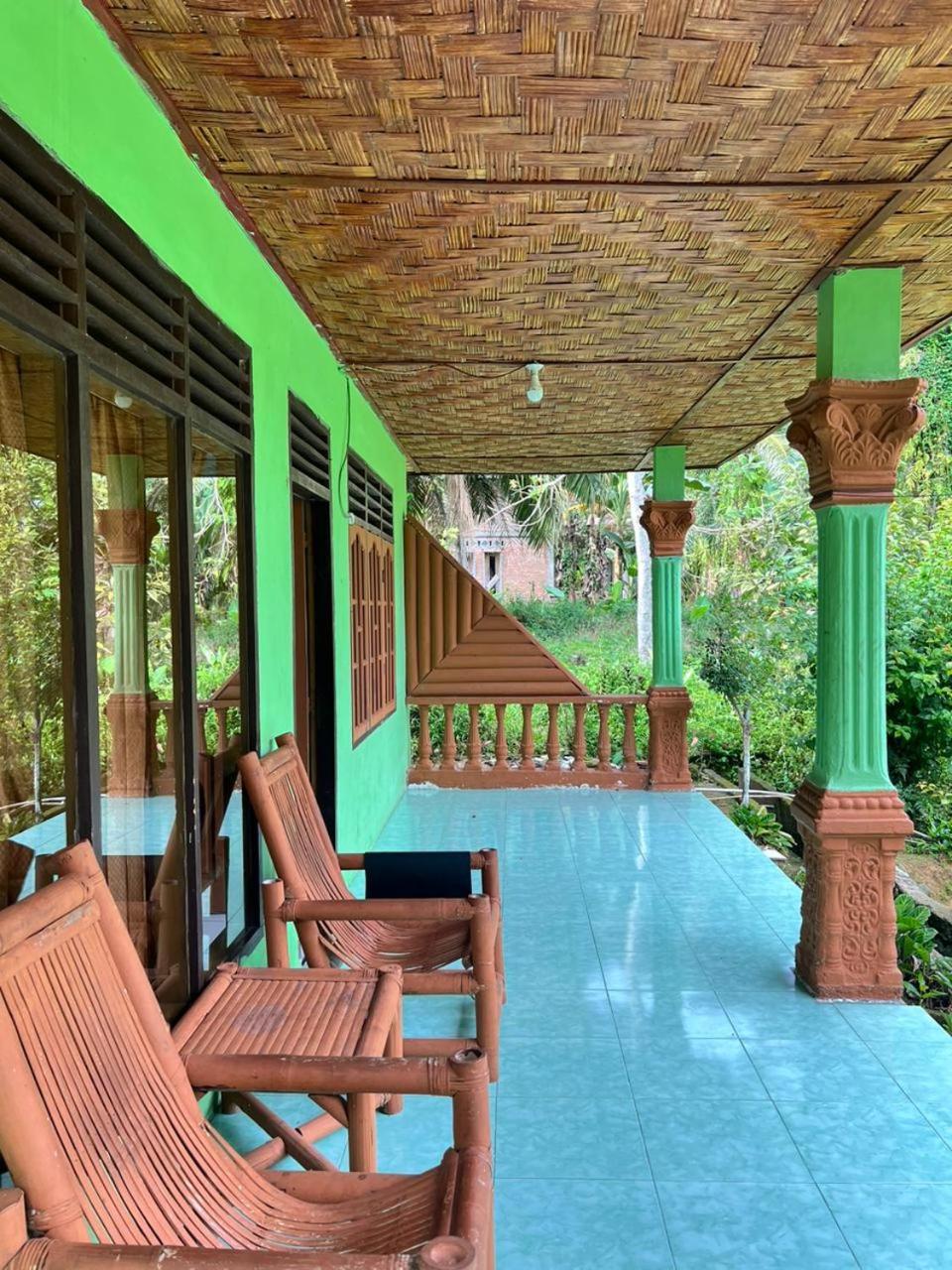 Wisma Batu Mandi Bukit Lawang Esterno foto