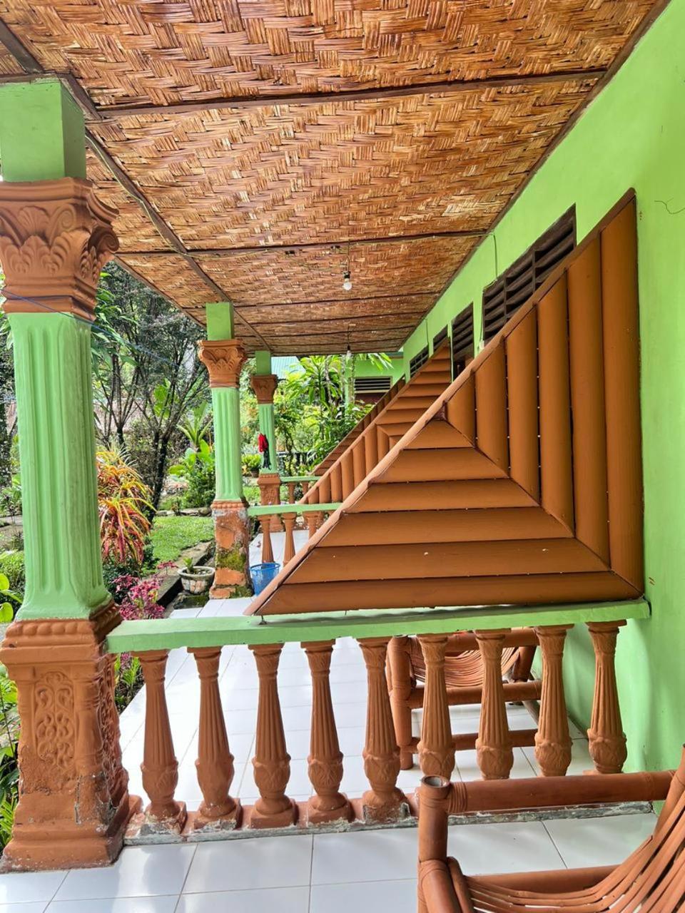 Wisma Batu Mandi Bukit Lawang Esterno foto