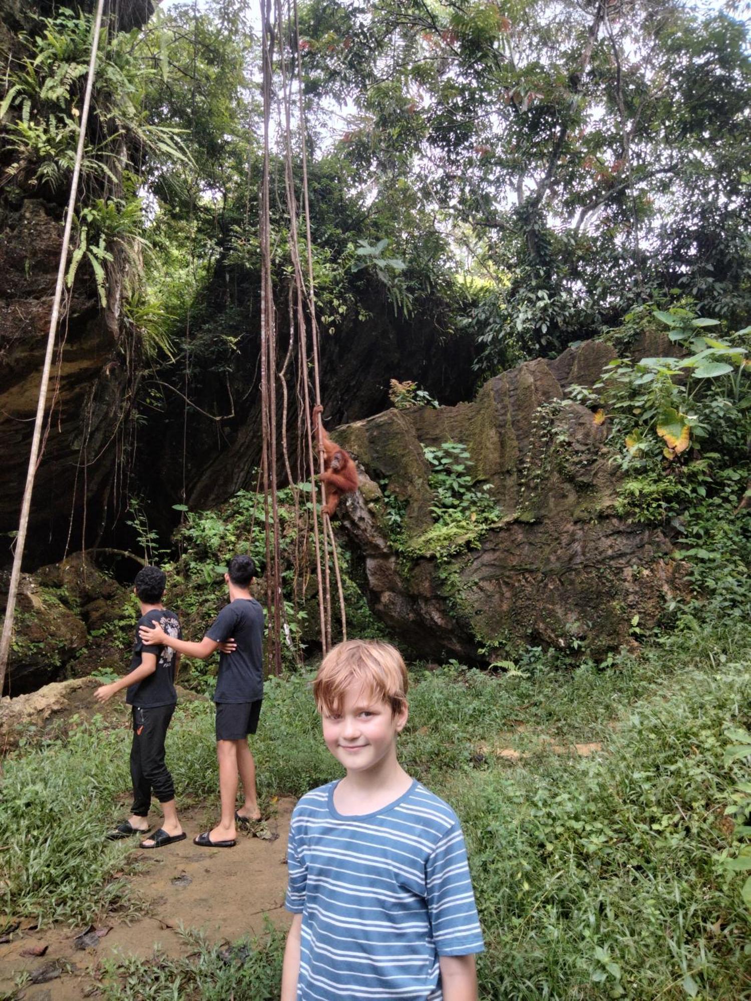 Wisma Batu Mandi Bukit Lawang Esterno foto