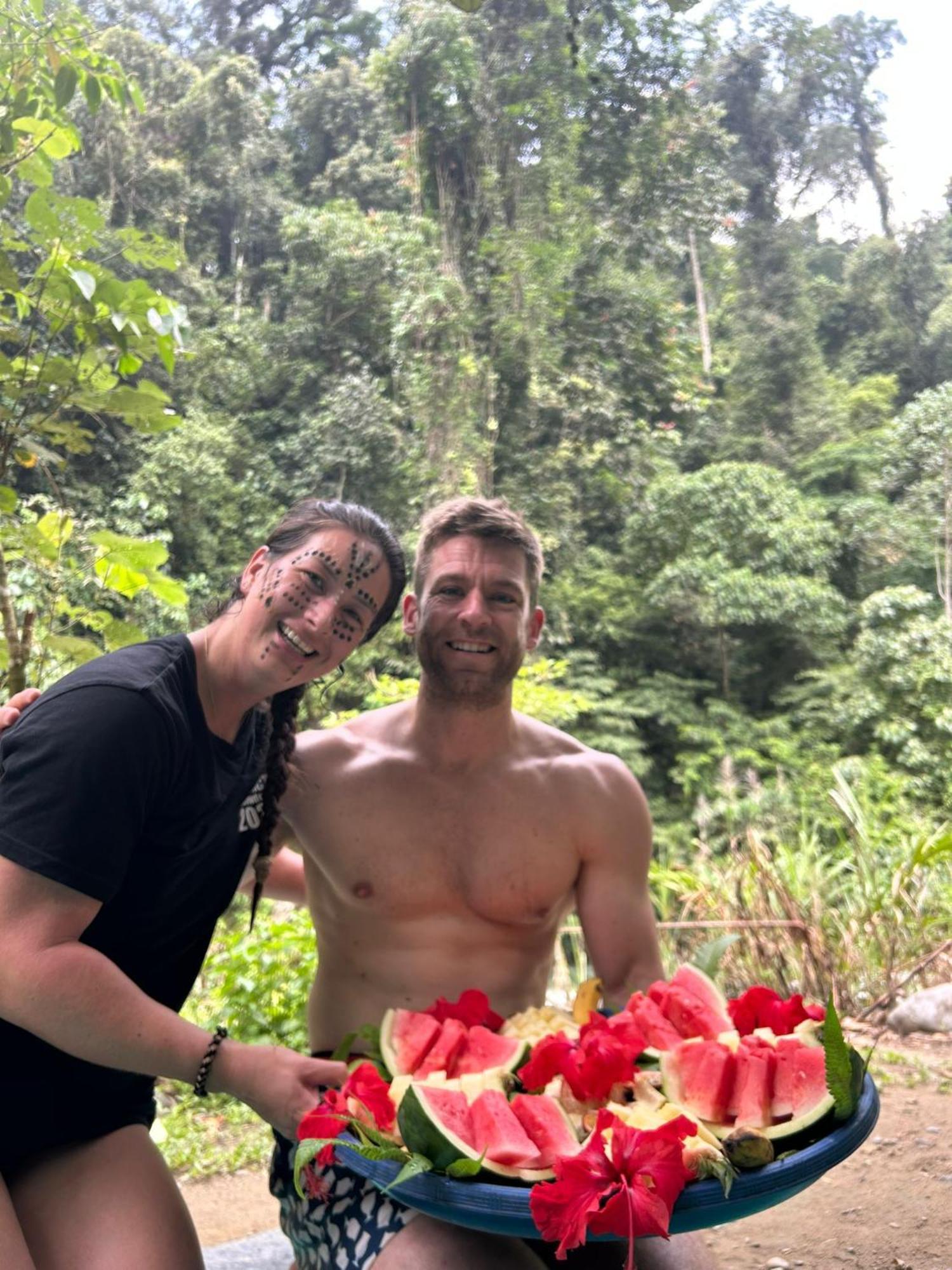 Wisma Batu Mandi Bukit Lawang Esterno foto