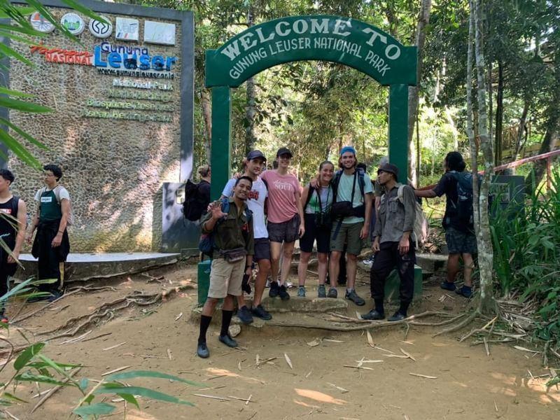 Wisma Batu Mandi Bukit Lawang Esterno foto