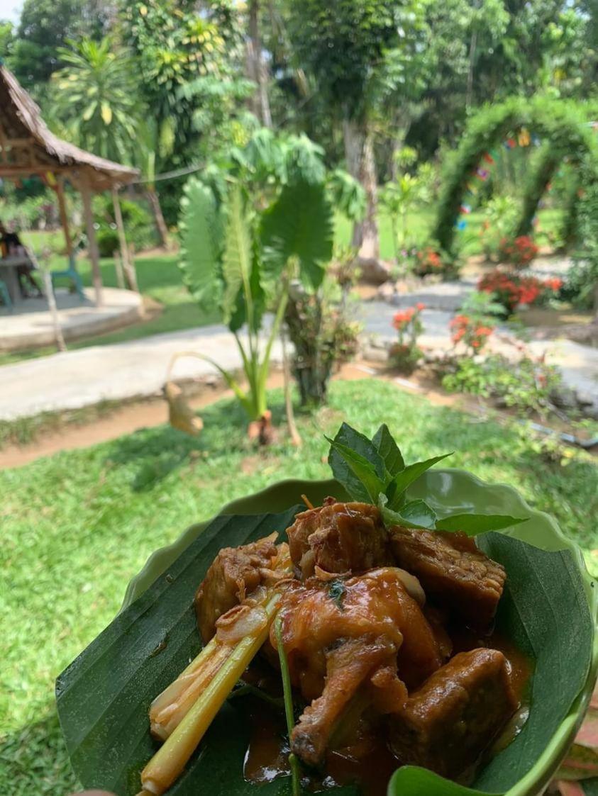 Wisma Batu Mandi Bukit Lawang Esterno foto