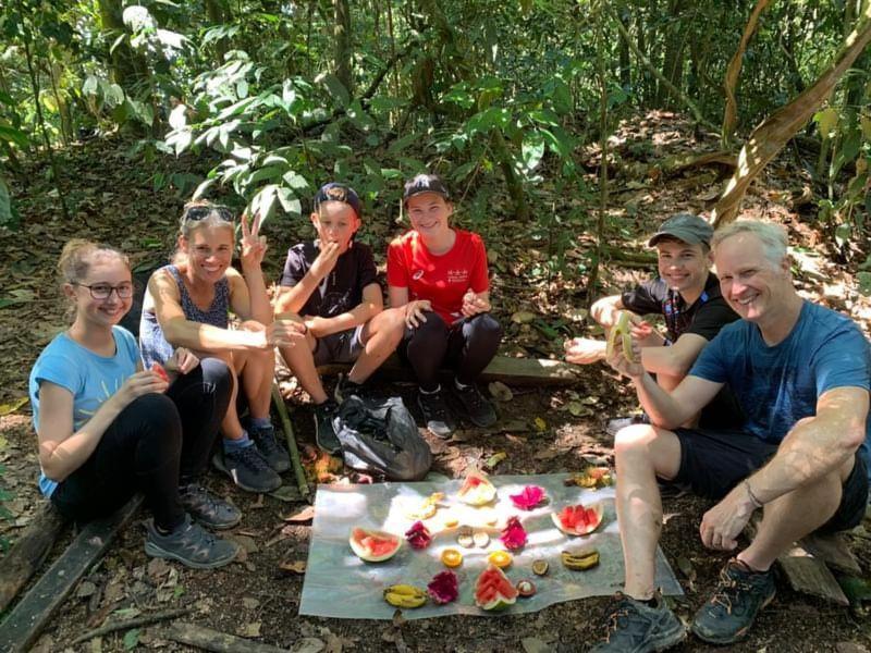 Wisma Batu Mandi Bukit Lawang Esterno foto