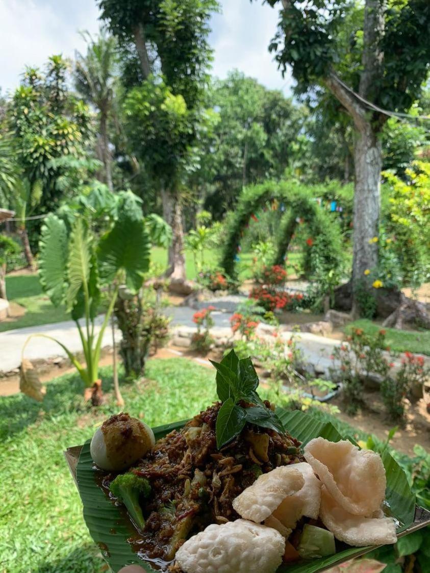 Wisma Batu Mandi Bukit Lawang Esterno foto