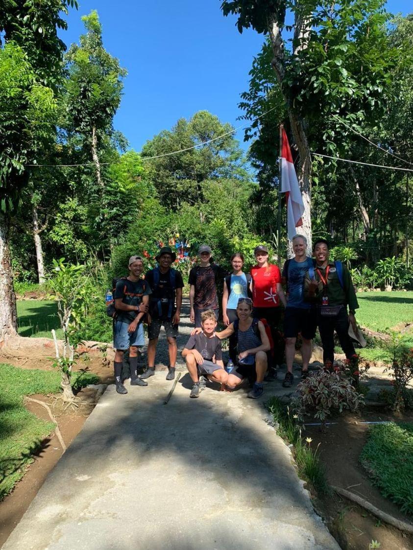Wisma Batu Mandi Bukit Lawang Esterno foto