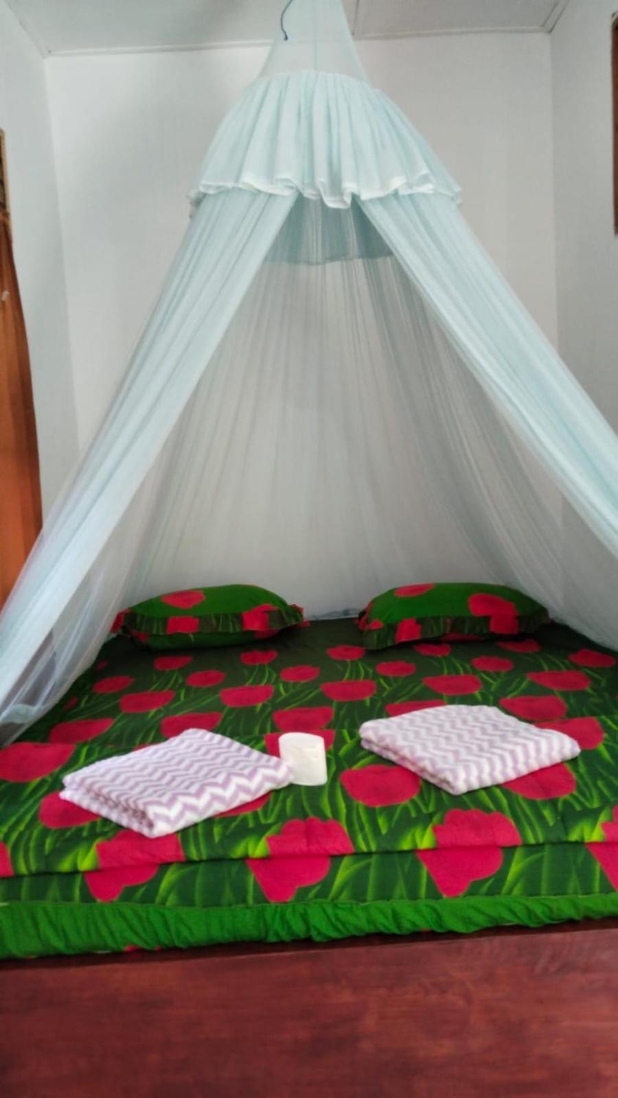 Wisma Batu Mandi Bukit Lawang Esterno foto